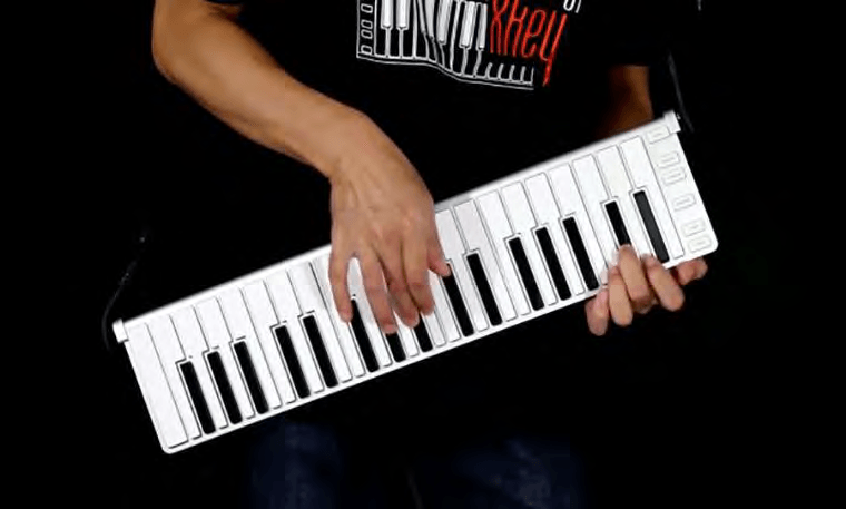 CME Xkey 25 Mobile MIDI Keyboard | J.W. Pepper